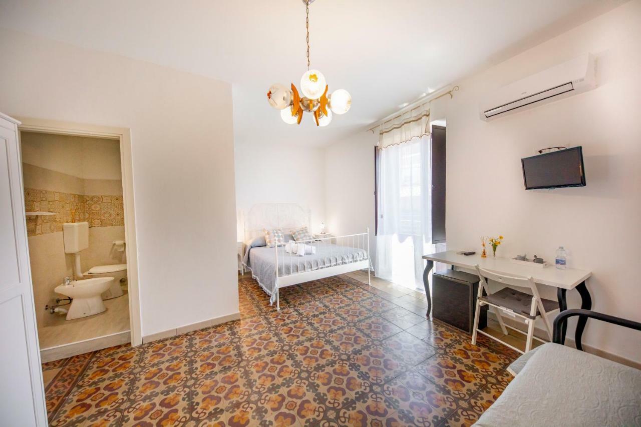 Casanova Rooms And Apartment To Rent Cefalu Exterior photo